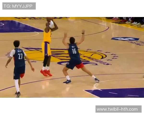 湖人6连胜！詹姆斯末节11分要害三分确定成功 浓眉打老东家就救活